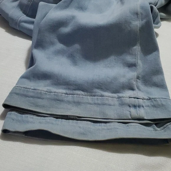 American Eagle Outfitters Light Blue Flare Jeans - Picture 13 of 16